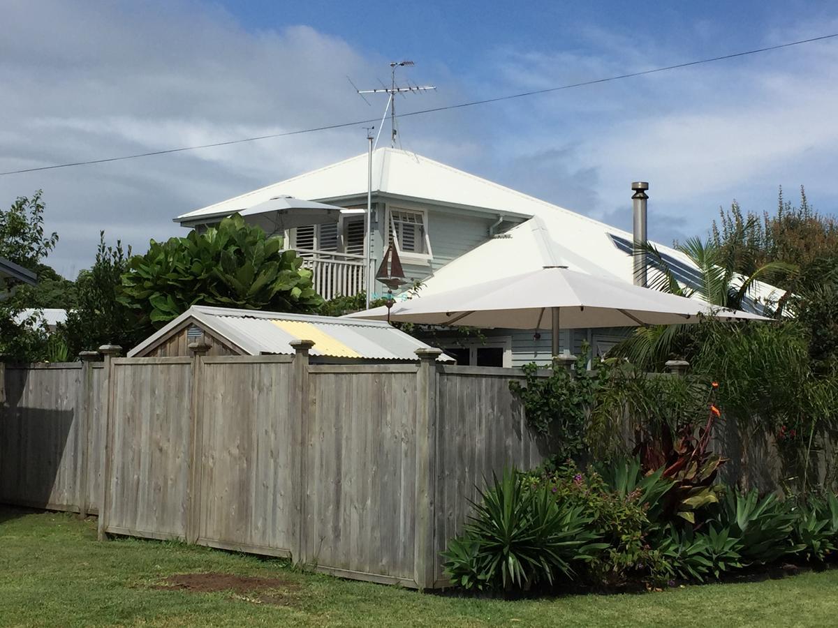 Manly Beach Guesthouse Whangaparaoa Exterior photo